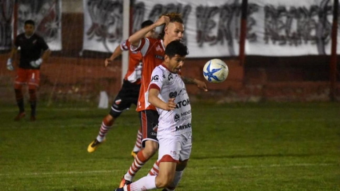 imagen Juncos: "Con el pasar de los partidos, vamos a ir encontrando el equipo"