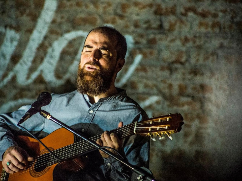 imagen Juan Lucangioli presenta "Canciones para tu alma, palabras para tu camino"