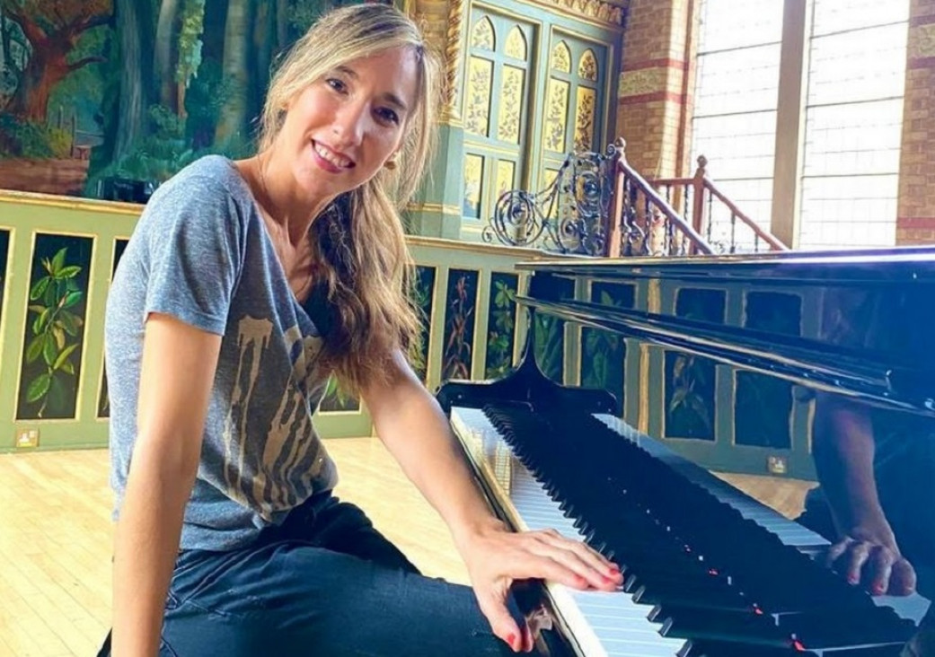 imagen Radio U, 30 años: Julieta Iglesias palpitó lo que será su presentación en la Nave UNCUYO 