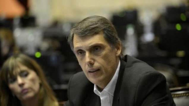 imagen Para el PJ, Macri adoptó un modelo monetario que fracasó