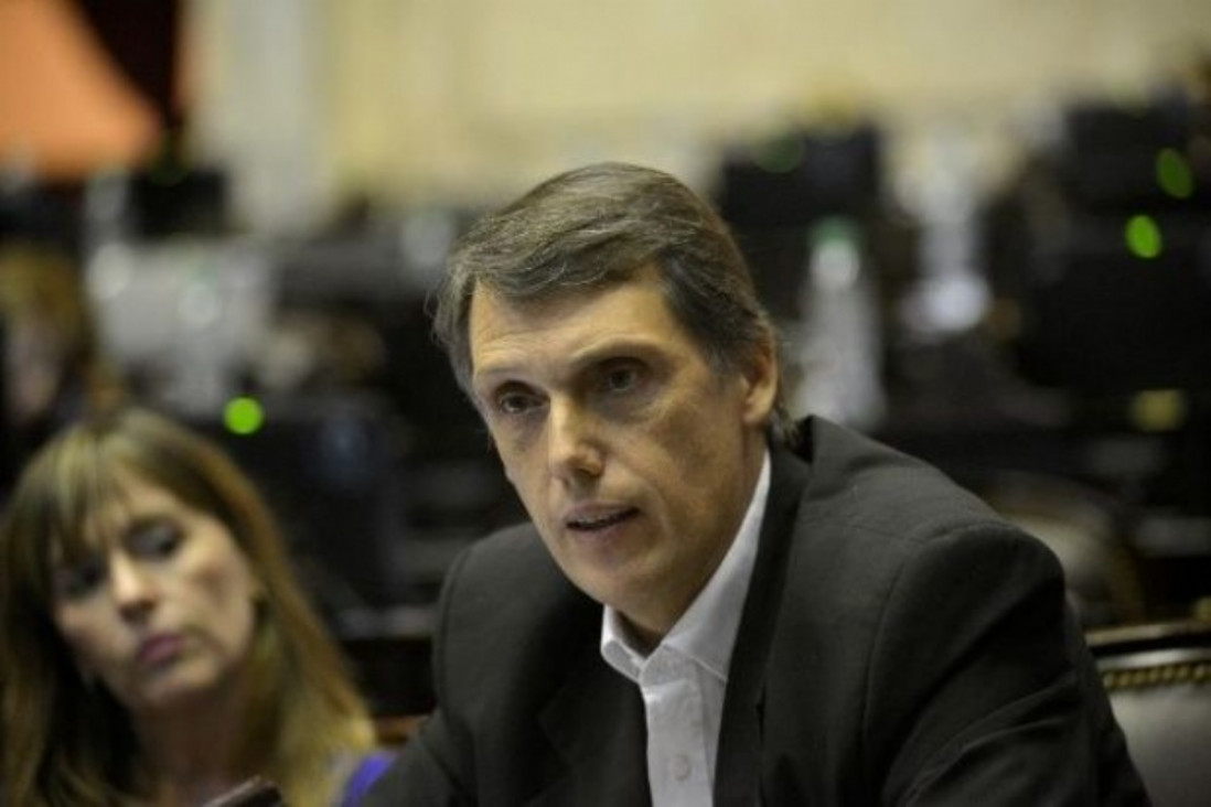 imagen Para el PJ, Macri adoptó un modelo monetario que fracasó