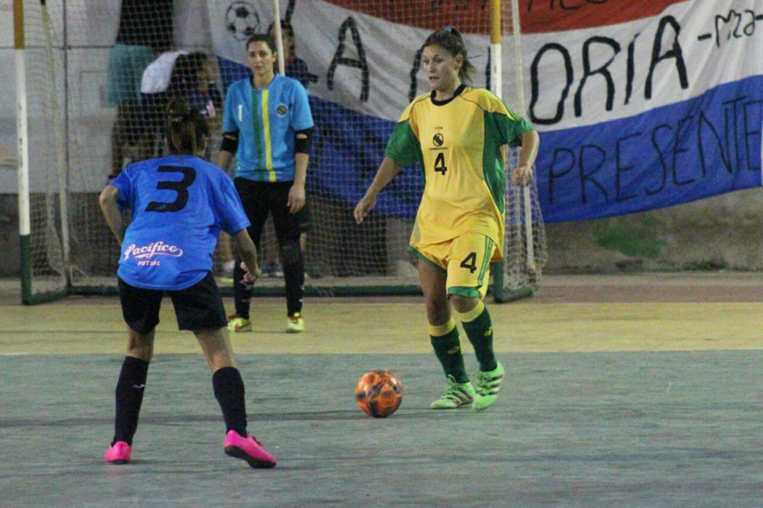 imagen Del trono y la corona a las canchas futboleras