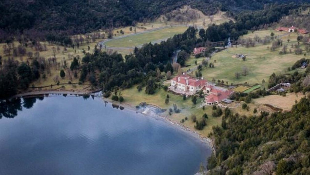 imagen Lago Escondido: conflicto por la tierra, acampe y otra marcha contra Joe Lewis
