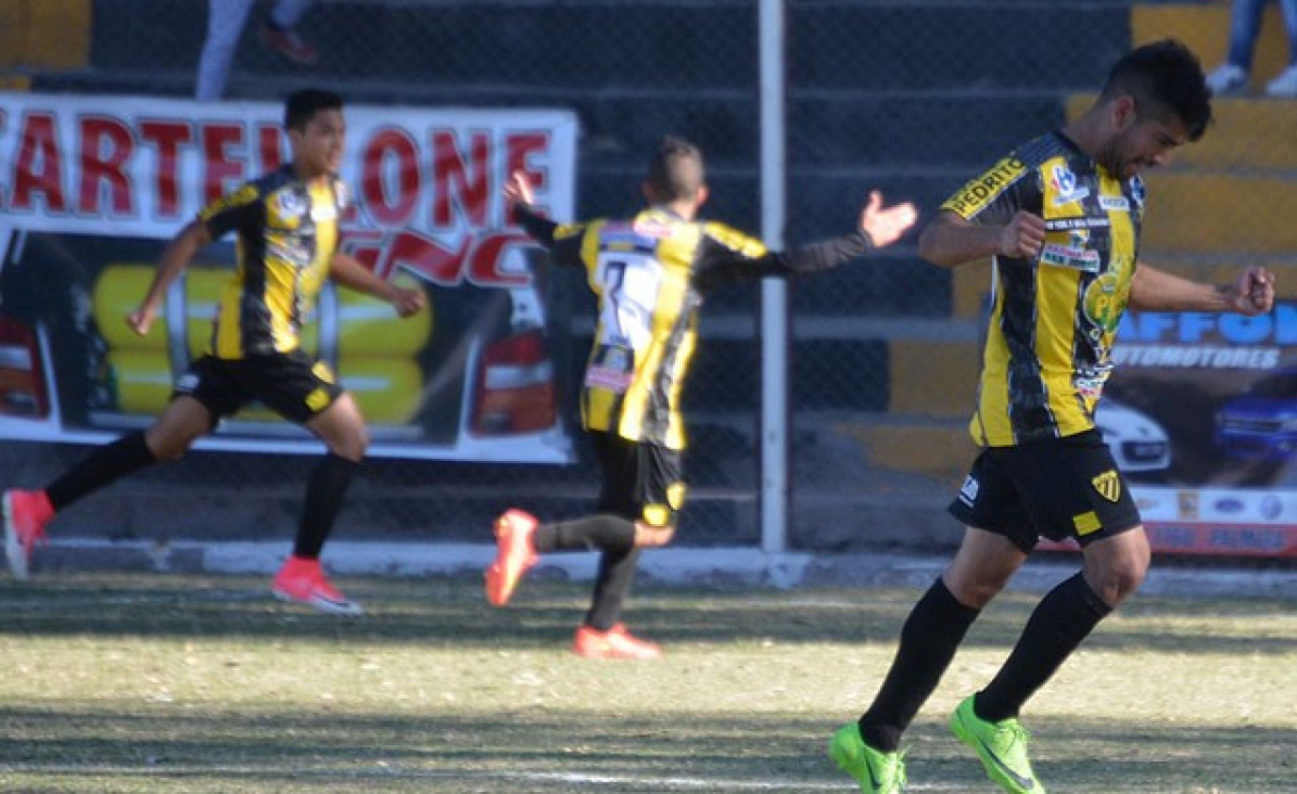 imagen Lucas Merino: "Hay que estar con el cuchillo entre los dientes"