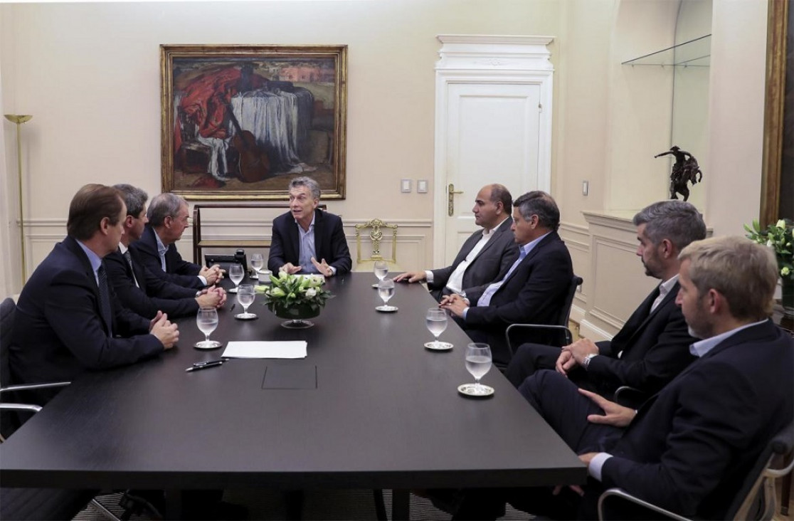 imagen Gobernadores y legisladores en Olivos, Lilita en las redes