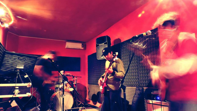 imagen El nuevo EP de "Madre Computadora" en Radio Universidad 