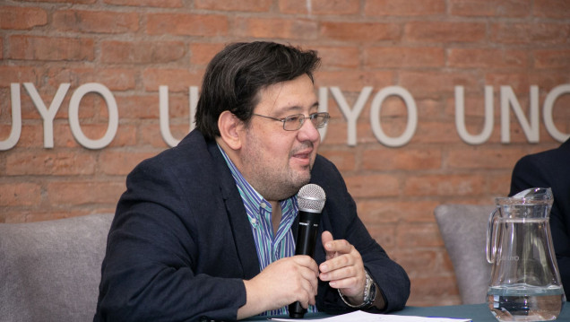 imagen Repensar la educación universitaria: "Se busca definir los conceptos de presencialidad, modalidad y virtualidad"