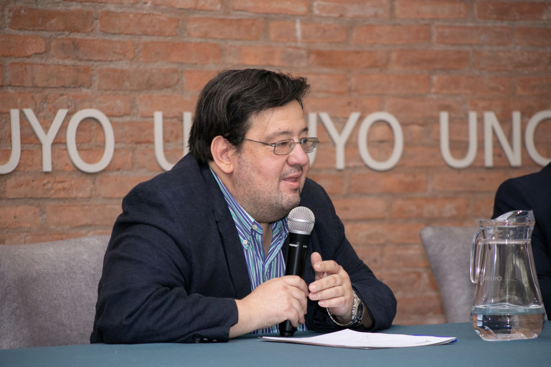 imagen Repensar la educación universitaria: "Se busca definir los conceptos de presencialidad, modalidad y virtualidad"