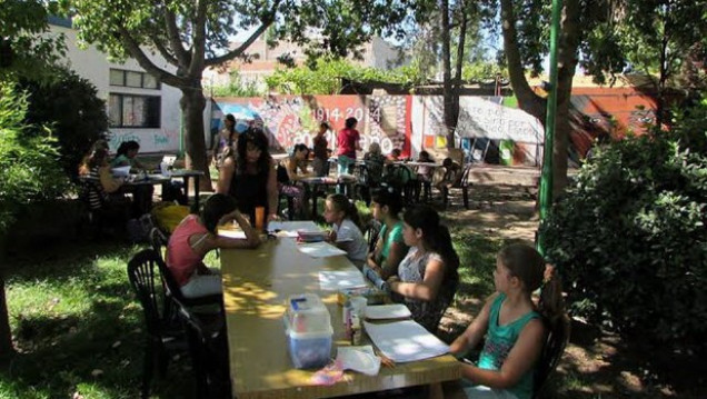 imagen La Biblioteca Alberdi pasa un verano con "Libros al sol"