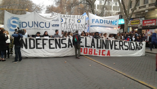 imagen Cortese: "Hoy están en juego la educación y la democracia"