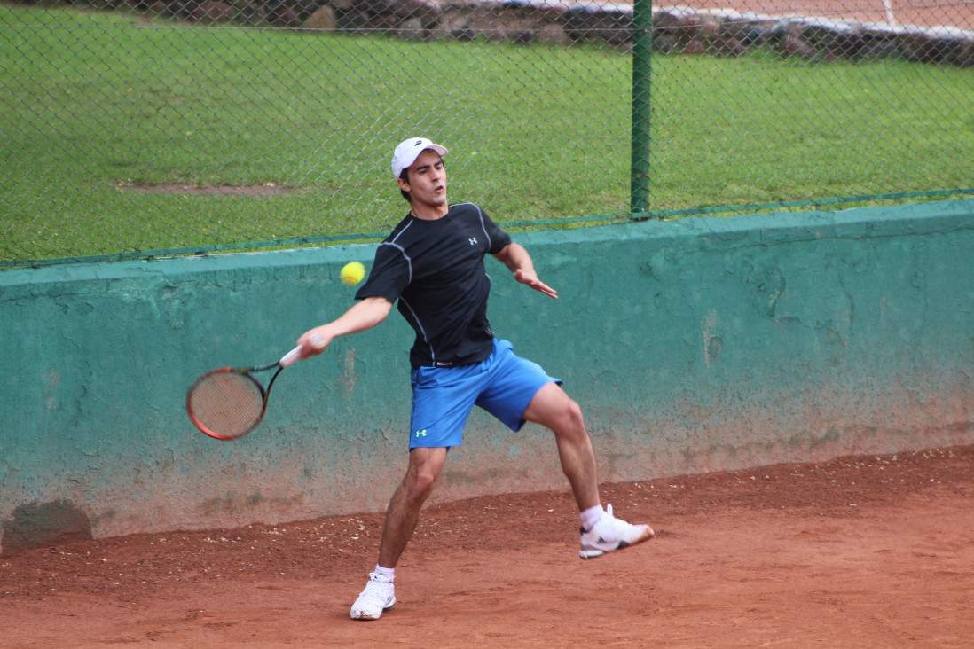 imagen Tenis: Con el pie izquierdo