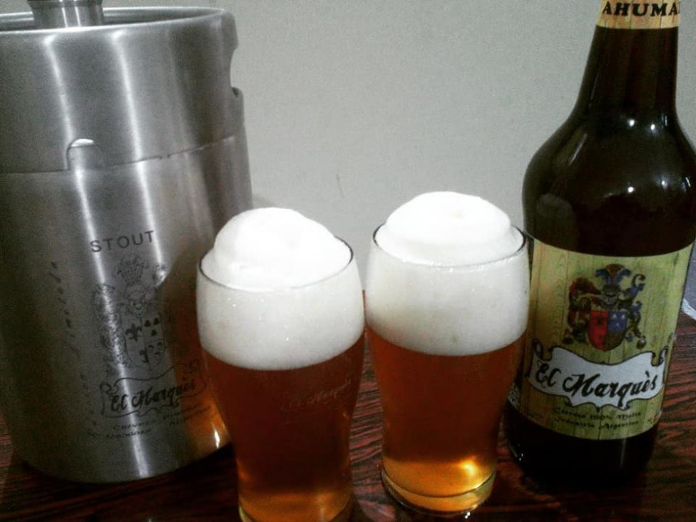 imagen Patio Cervecero con la joven cerveza de El Marqués