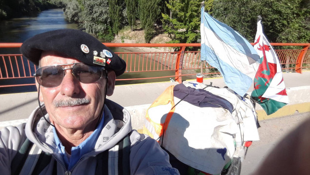 imagen Tiene 60 años y camina sin descanso hasta Alaska