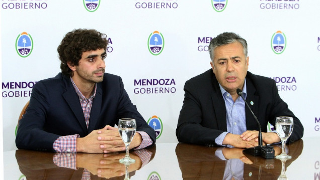 imagen Cornejo impulsa una propuesta para que el Estado absorba el cargo extra del gas