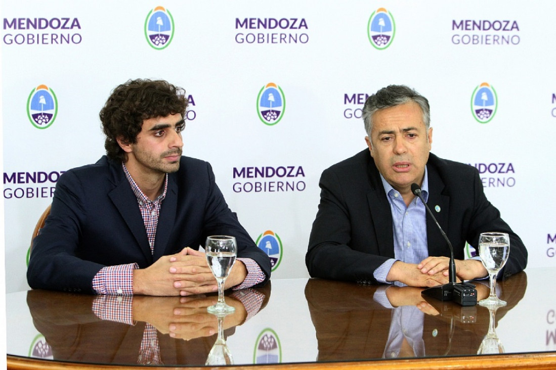 imagen Cornejo impulsa una propuesta para que el Estado absorba el cargo extra del gas