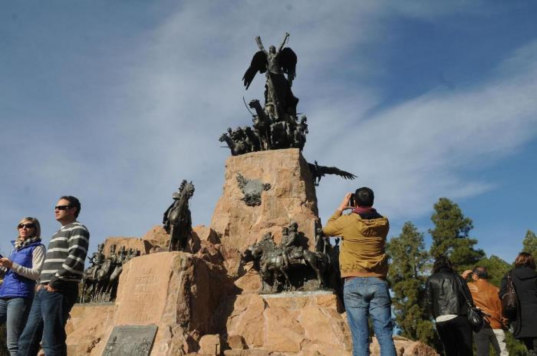 imagen "Las anécdotas familiares, sociales y políticas están relacionadas con la historia de Mendoza"