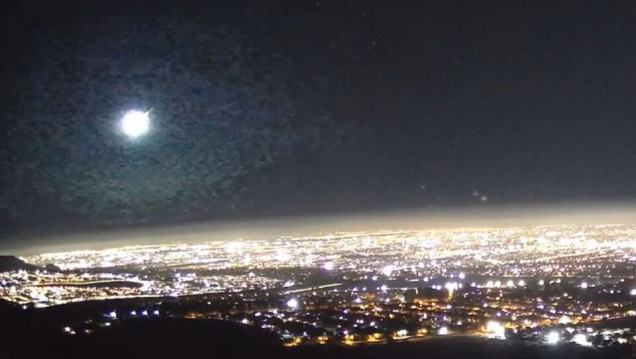 imagen La astrónoma Beatriz García explicó los misterios del "meteorito" que cayó en la cordillera