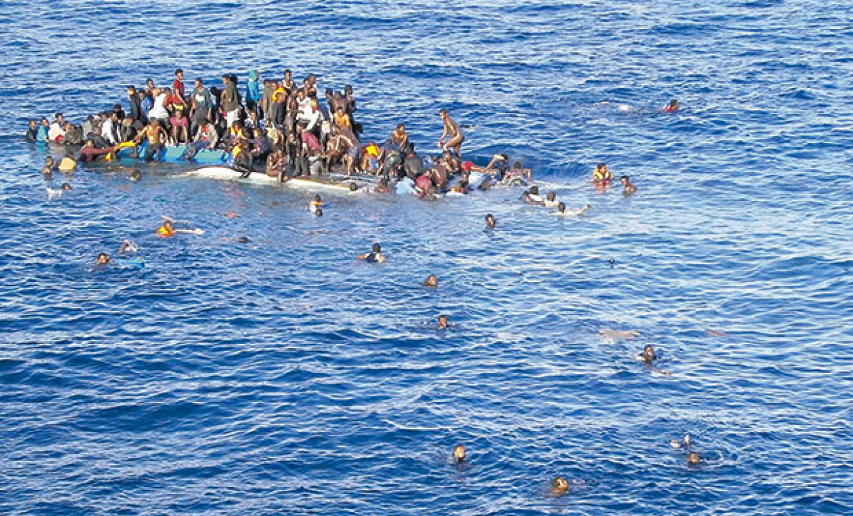 imagen "En 2015, 320 mil personas han llegado a Grecia e Italia cruzando el mar"