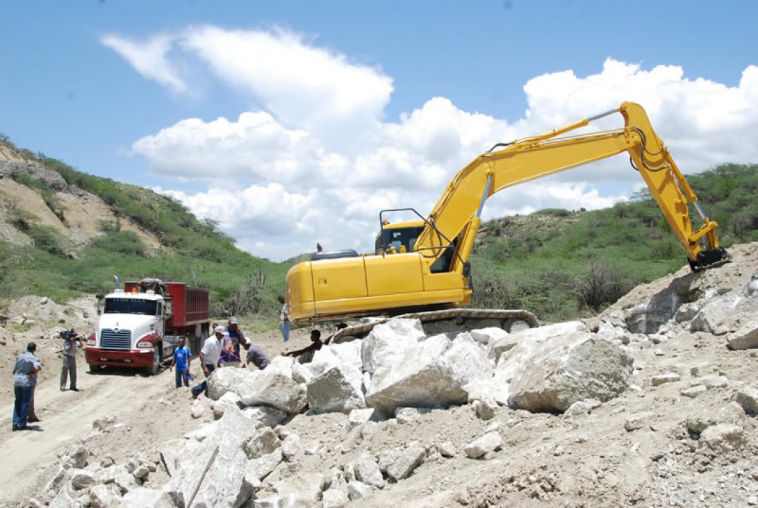 imagen Se presentaron dos proyectos que abren la puerta a la minería en Mendoza
