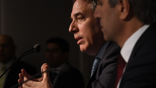 imagen Tres medidas para frenar al dólar