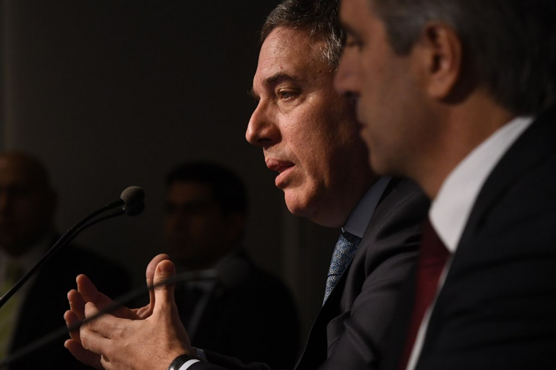 imagen Tres medidas para frenar al dólar