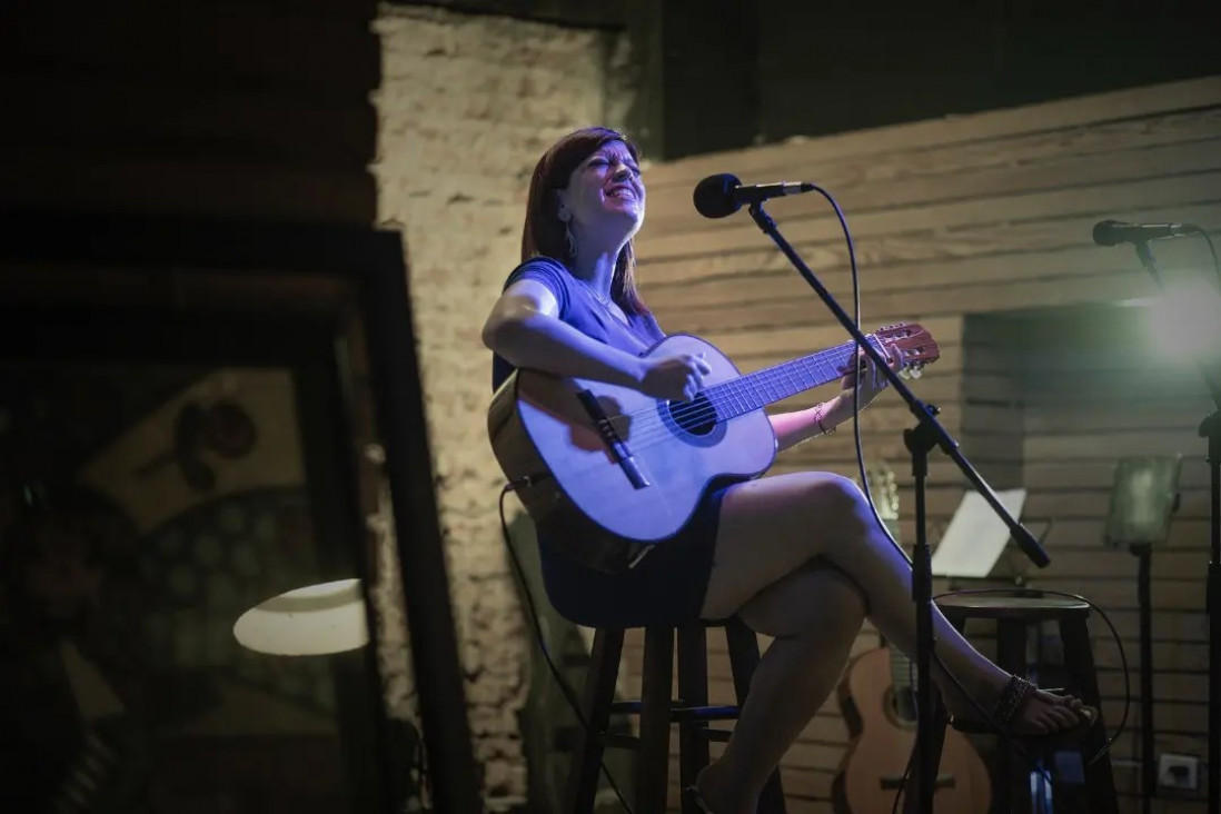 imagen Anabel Molina presenta "Curanderas, Mujer, palabra, fuego" en el Teatro Quintanilla