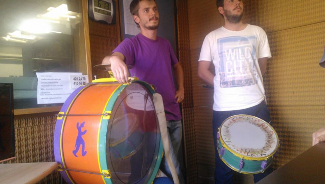 imagen La Posta Acústica celebró los 19 años de la murga Baldosas Flojas