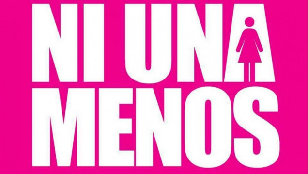 imagen #NiUnaMenos en el Taller de Radio Creativa