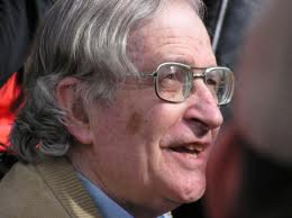 imagen "Una campaña terrorista que genera terroristas en potencia" dice Noam Chomsky