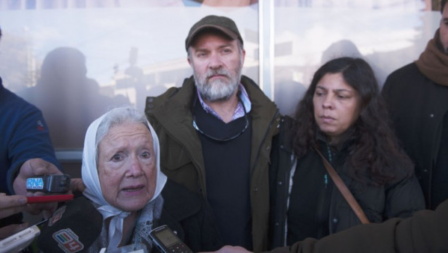 imagen "Santiago no se perdió, se lo llevo la Gendarmería"