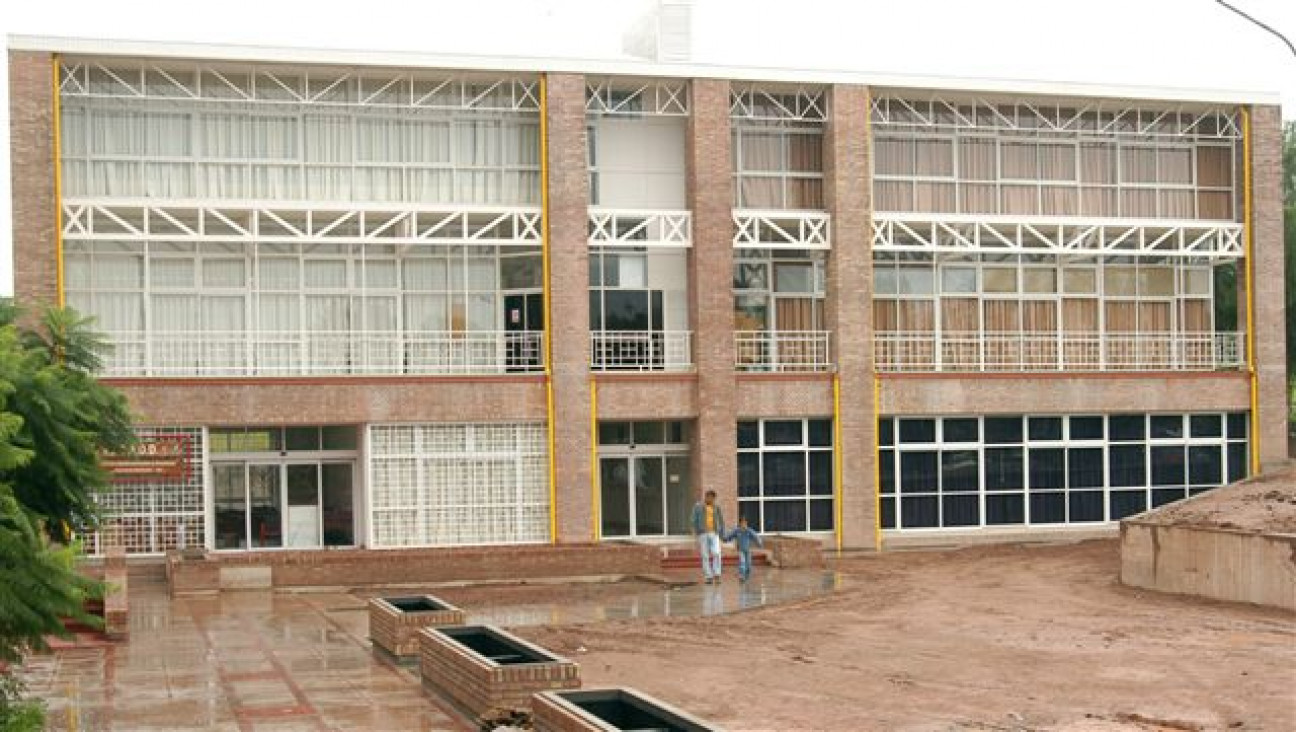 imagen La Facultad de Odontología ofrece a sus graduados y docentes asesoría contable gratuita