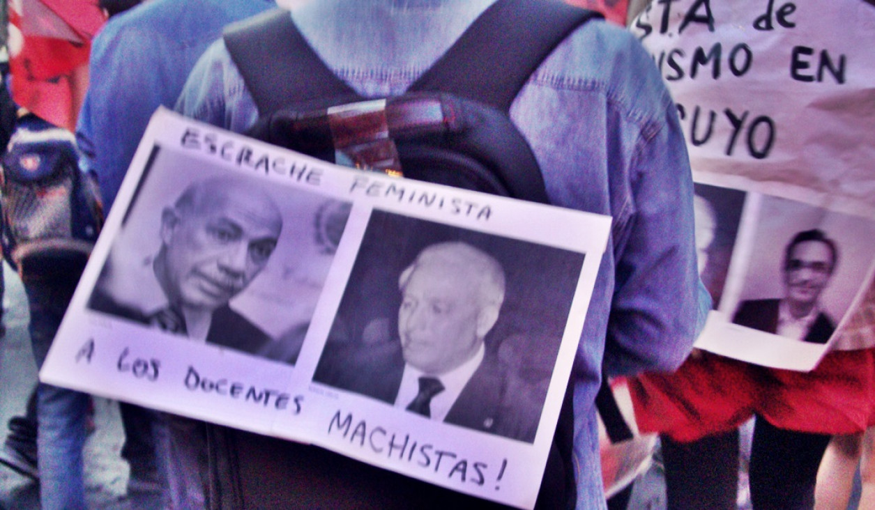 imagen Repudian al Juez Uliarte en Ciencias Políticas