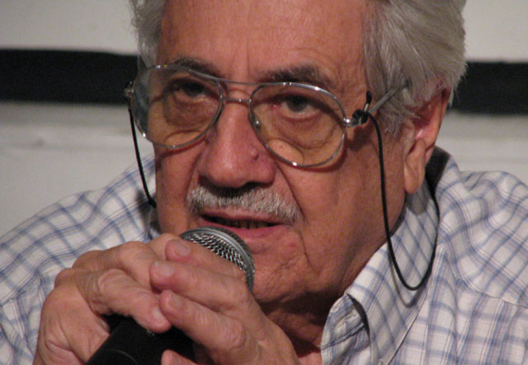 imagen Otto Vargas en los estudios de Radio Universidad