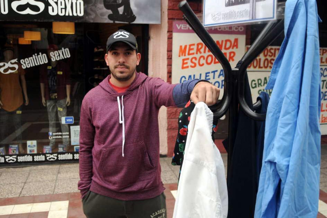 imagen Se lanza el primer "perchero solidario" de Mendoza