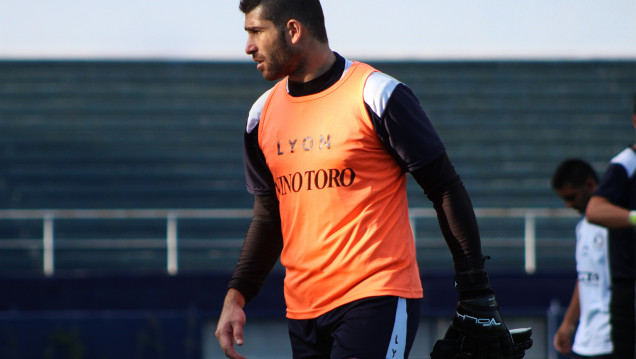 imagen Debut en casa
