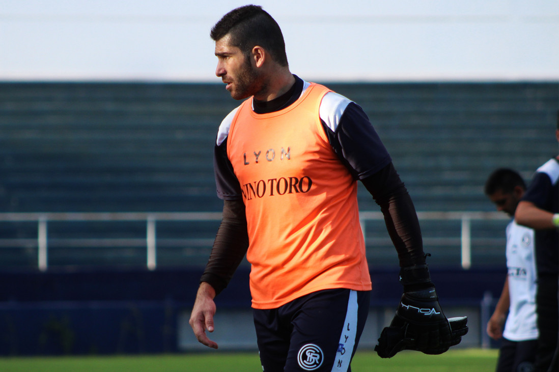 imagen Debut en casa