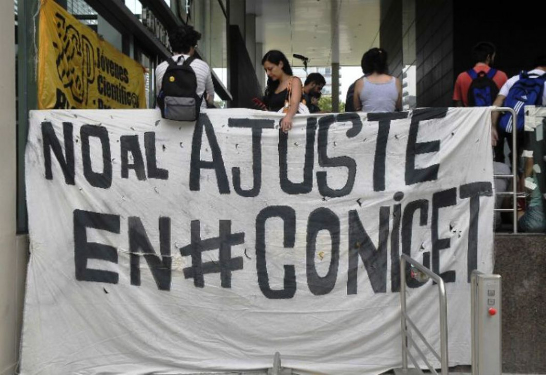 imagen Jóvenes científicos se unen al paro del lunes 25 