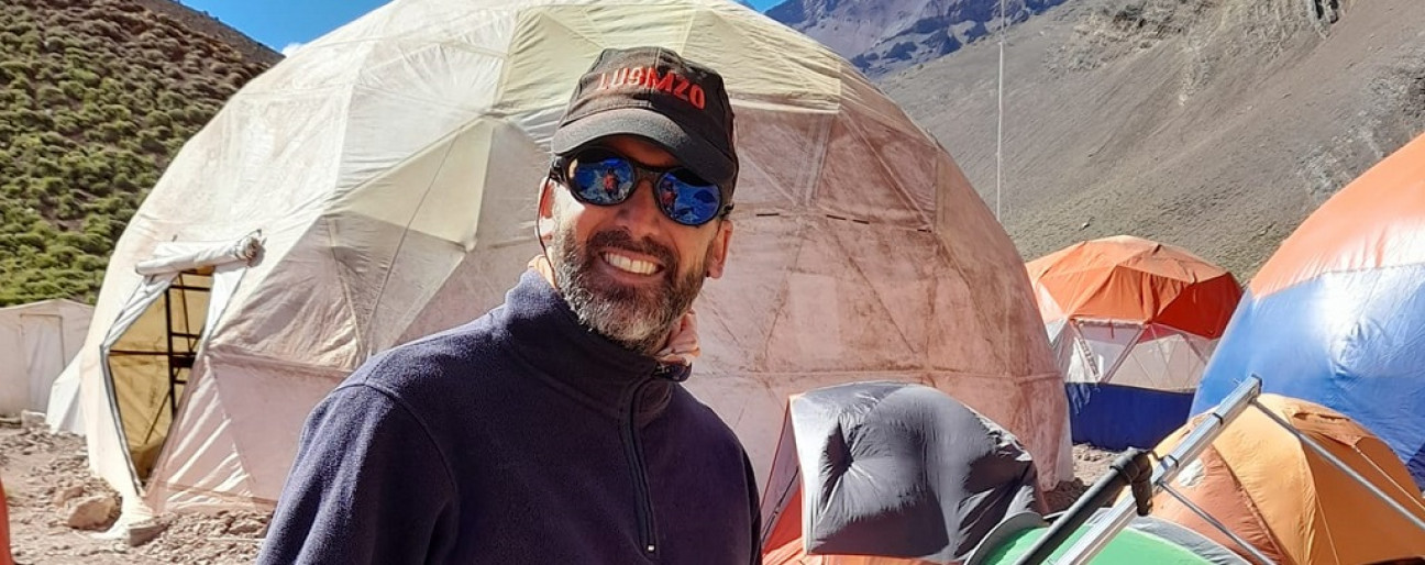 imagen Montañista y radioaficionado: hizo histórica transmisión desde la cumbre del Aconcagua