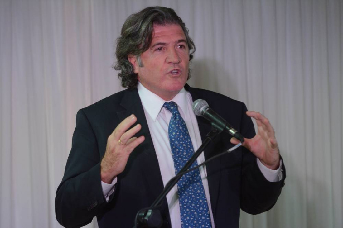 imagen José Luis Ramón: "Nosotros vamos por las cinco bancas"