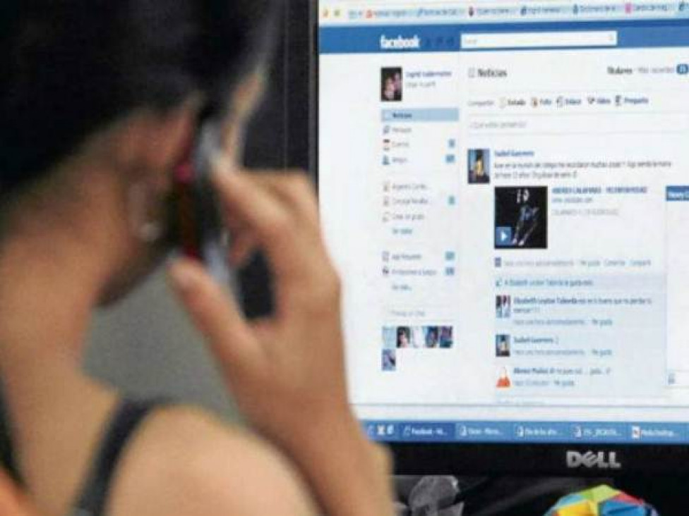 imagen Siguen las preocupaciones por el uso de las redes sociales de adolescentes