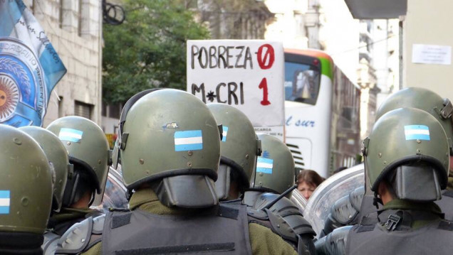 imagen Rosario: represión en la marcha por los festejos del 20 de junio