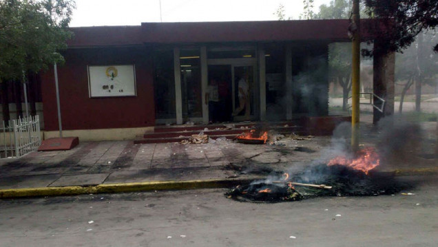 imagen "Cierre" de la Municipalidad de Santa Rosa: la respuesta de los gremios