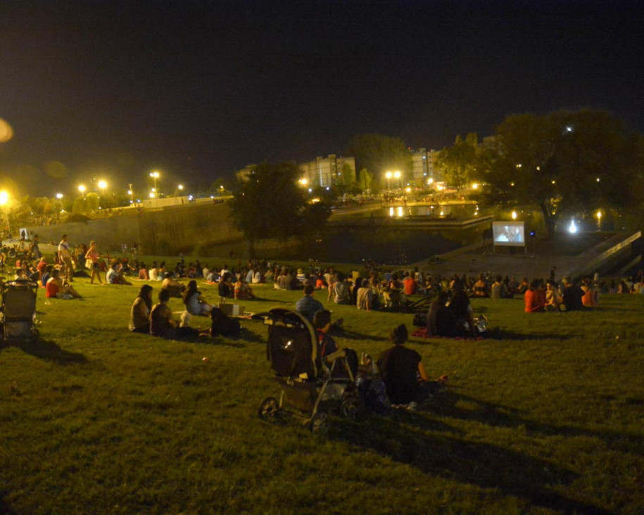 imagen Espectáculo de luces pero sin ruido, en el Parque Central