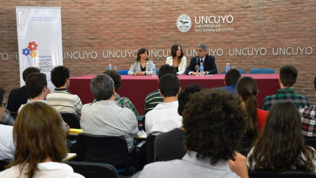 imagen Buscan despertar la actitud emprendedora de los estudiantes