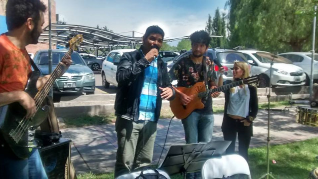 imagen Ritmo y sabor cubano en El Vueltero #AlPasto 