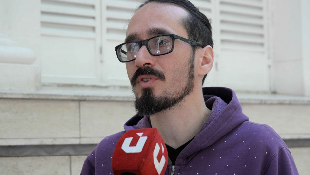 imagen Henríquez: "Como no pueden brindar un salario digno, aplican las becas"