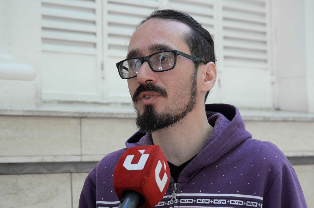 imagen Henríquez: "Como no pueden brindar un salario digno, aplican las becas"