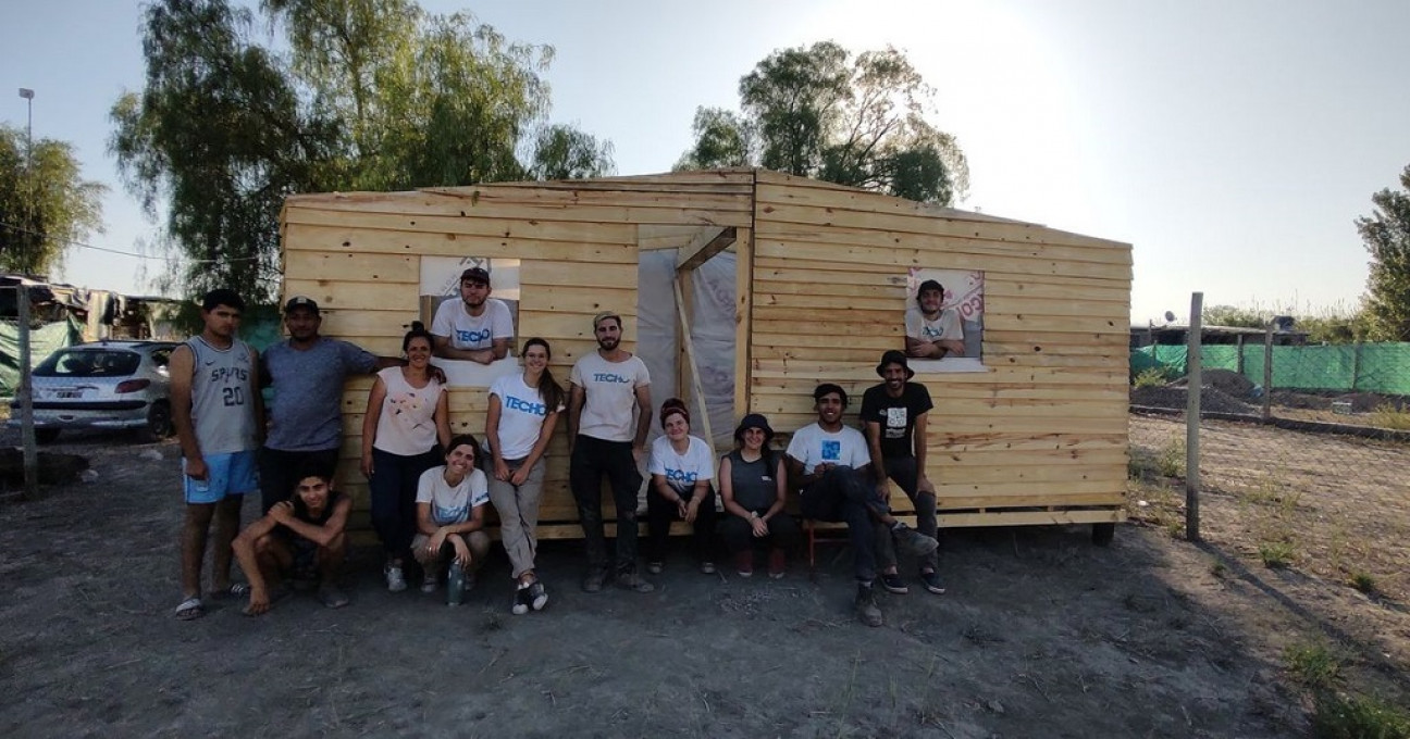 imagen La organización Techo ya concretó las primeras ocho viviendas sociales en Mendoza 