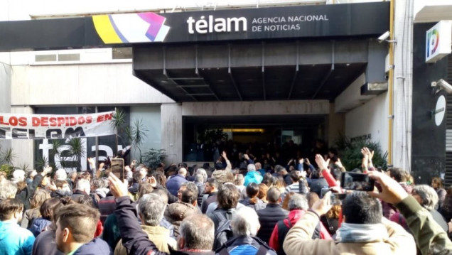 imagen Marchan contra los despidos y la censura en los medios públicos