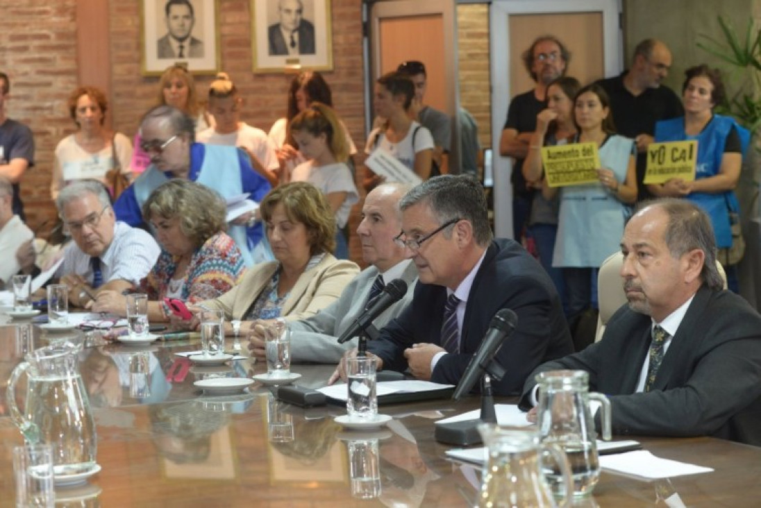 imagen Descuento a docentes de la UNCUYO: Fadiunc evalúa una presentación legal